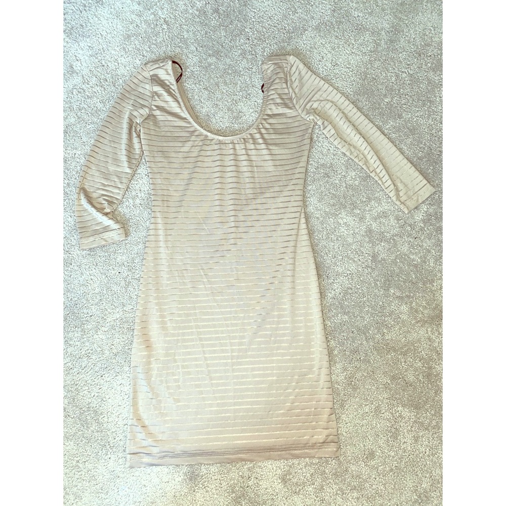 Mid sleeve dress